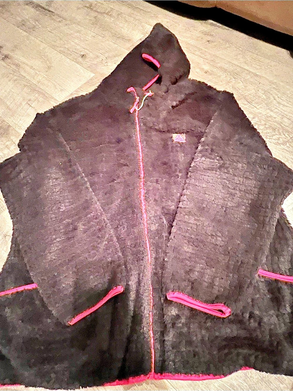 Reebok Fleece Vest in Black & Pink Size 2X